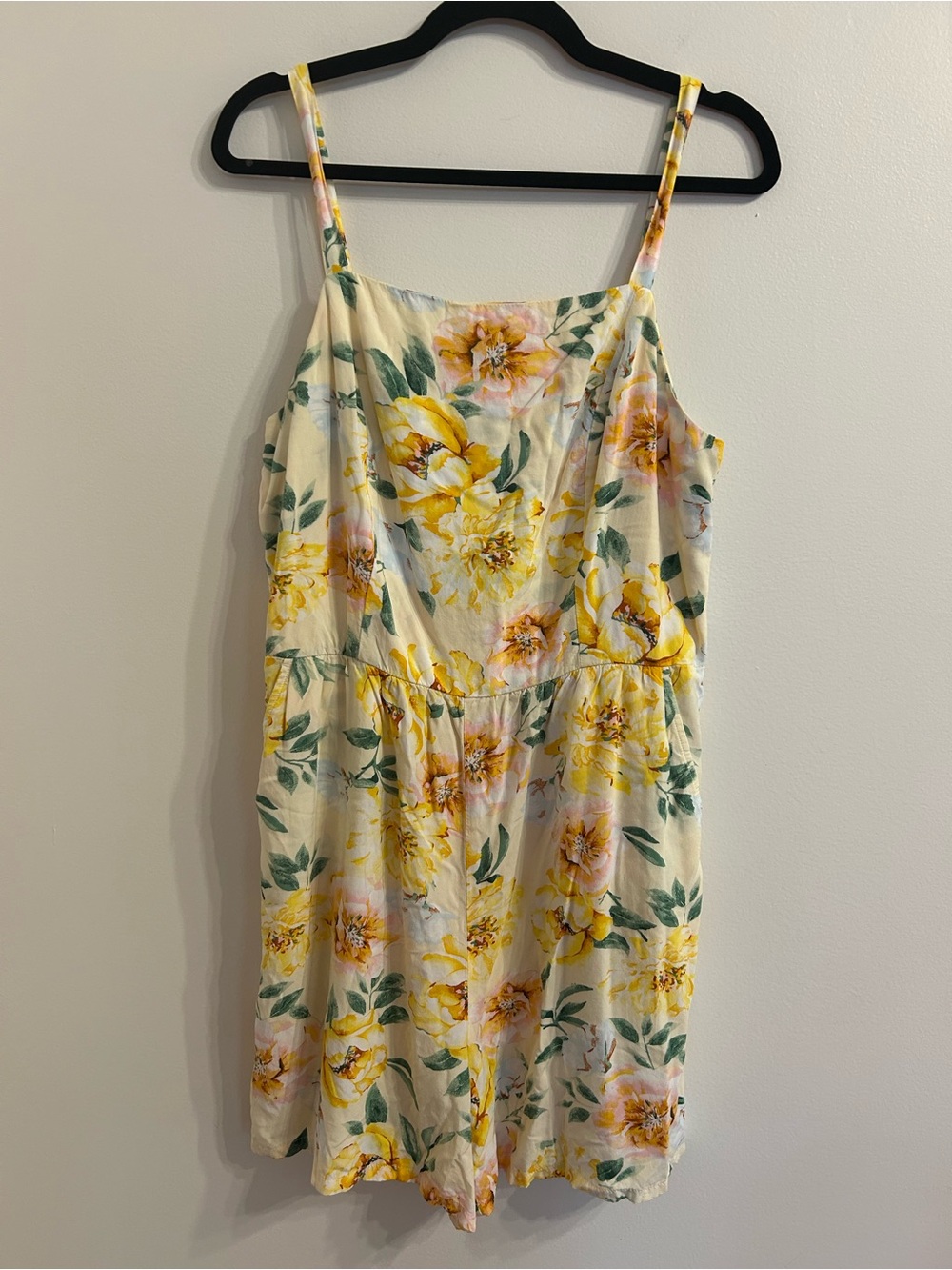 Old Navy Soft Woven Cami Romper Women’s Large Tall Bold Floral Smocked Beachy